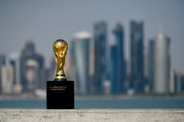 La Jornada - El trofeo de la Copa Mundial FIFA que el